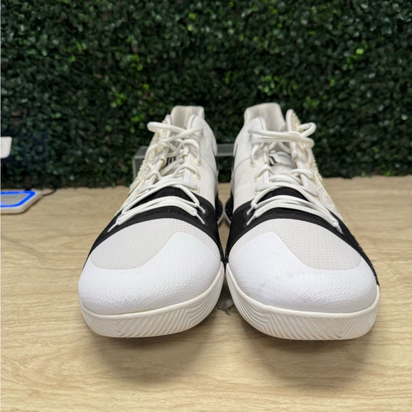 Nike Kyrie 3 Cookies And Cream - M18 - Picture 3 of 8